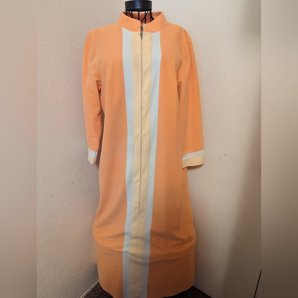 Vanity Fair 1970s Fleece Nightgown